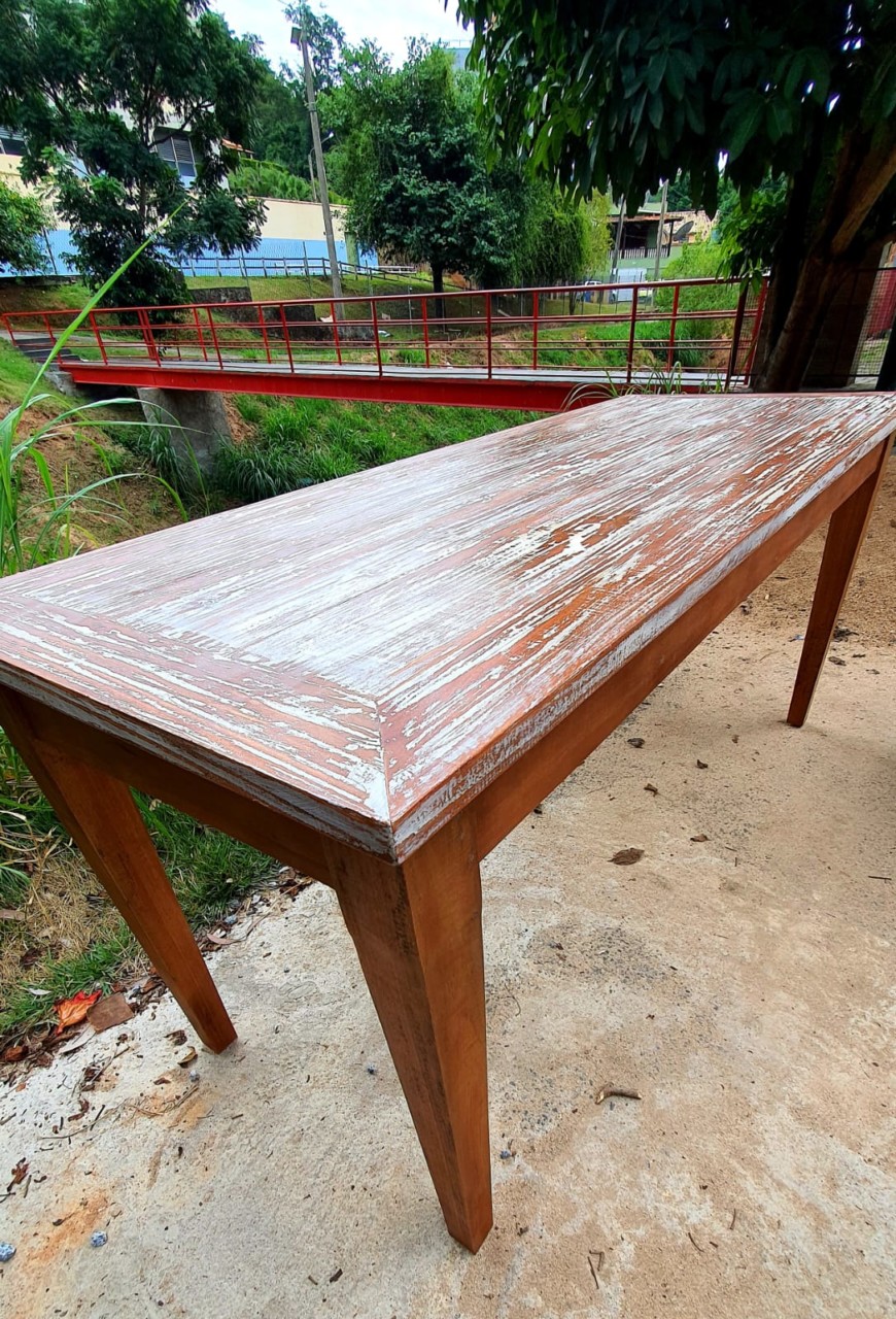 Mesa Maitê — Pó Di Serrage