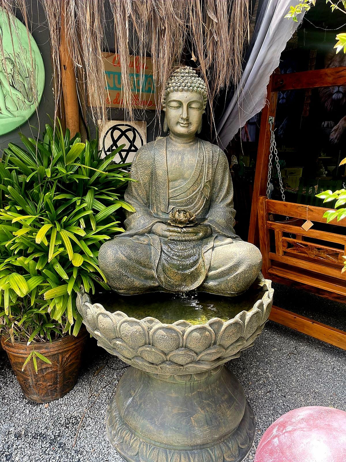 Fonte Buda da fertilidade Kshitigarbha — Pó Di Serrage